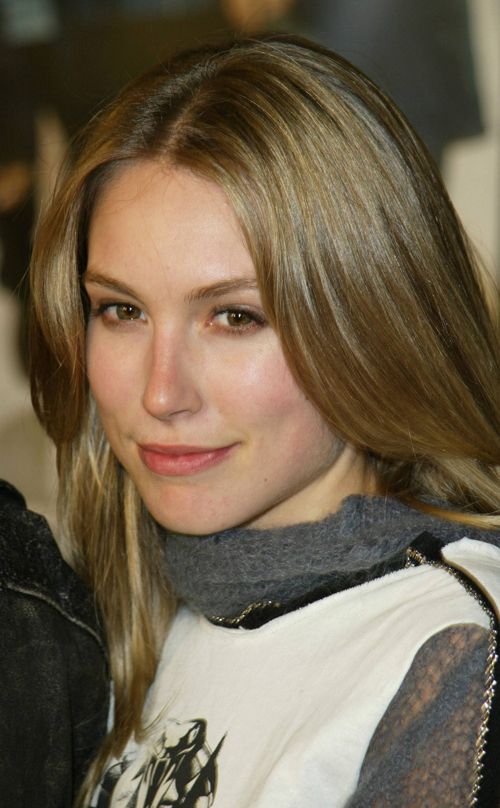 Sarah Carter - Photo Colection